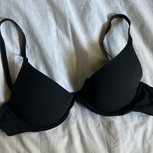 Never Used Skims FITS EVERYBODY PLUNGE bra
